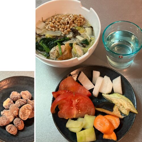 朝昼兼用ごはん
・オートミール粥(野菜スープ、納豆:40g、鶏もも肉:小2切れ、オートミール:30g)
・大根、水なす、ぬか漬け(にんじん、スイカの皮)、トマト
・甘栗:85g
【ウォーキング:60分】